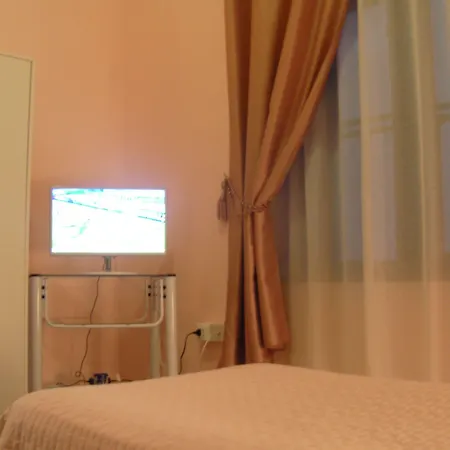 Casa de hóspedes Stazione 2*