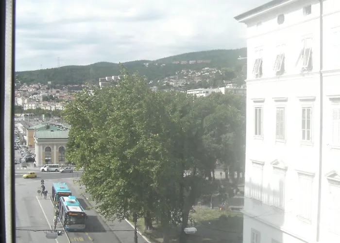 Stazione בית הארחה 2*